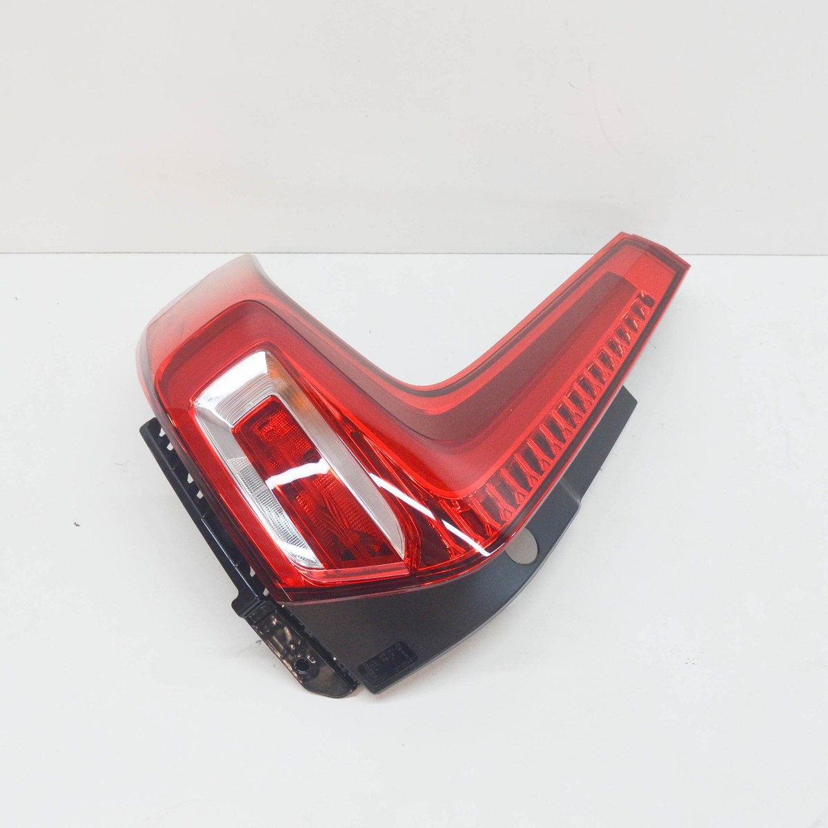 Re:Qです。 VOLVO XC40 Rear Left Taillight 31446790 NEW GENUINE | eBay