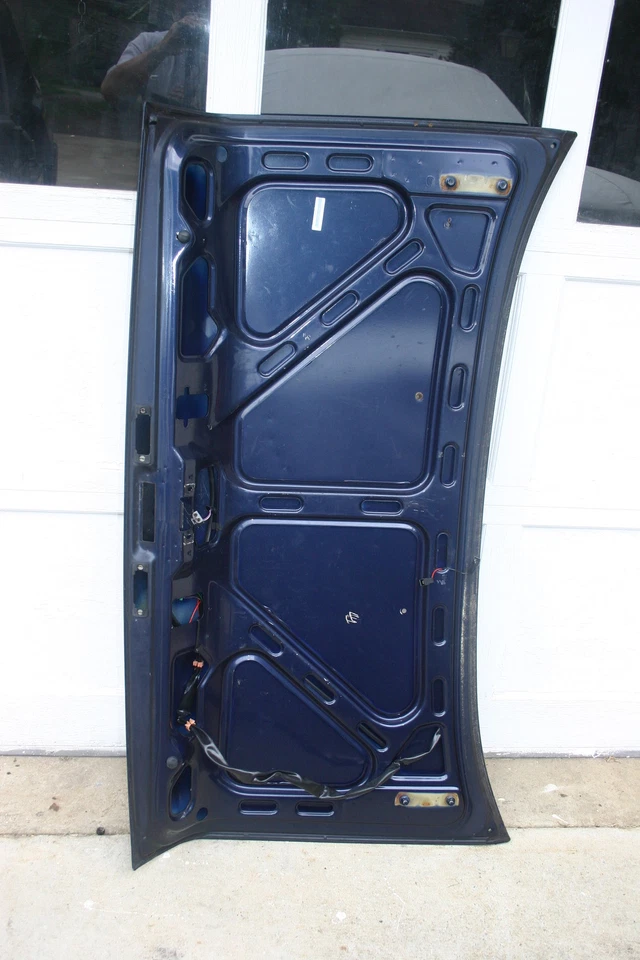 Крышка багажника 86 - 94 Classic Saab 900 Turbo кабриолет красная, синяя, черная или бронзовая - Изображение 2 из 4