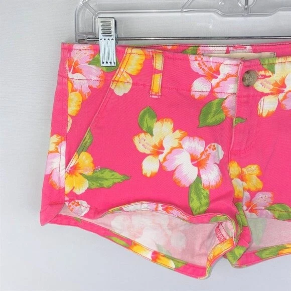 Shorts Hollister Júnior Casual Havaiano Rosa Tropical Floral Férias - Imagem 2 de 4