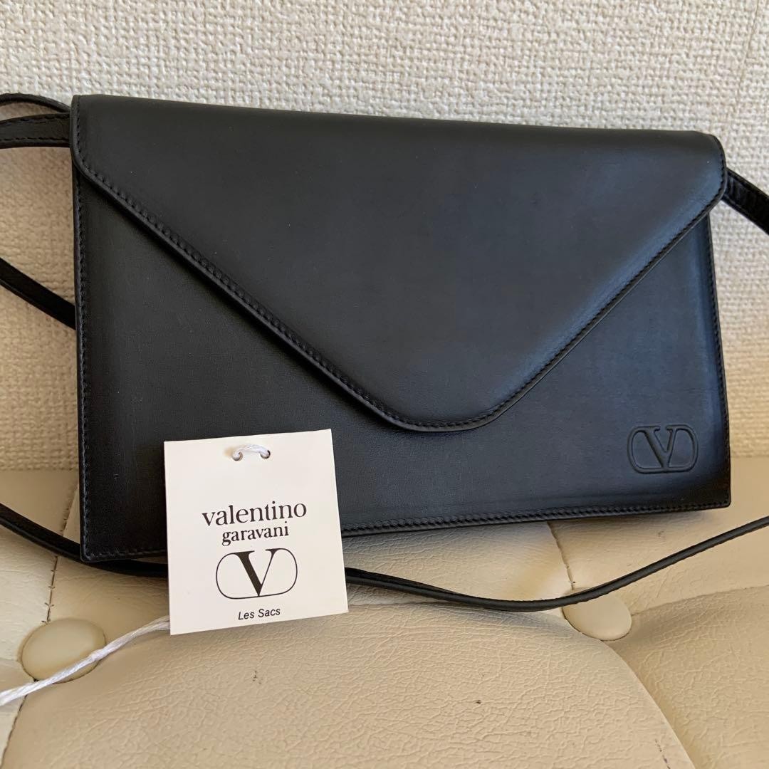 Valentino Garavani Leather Shoulder Clutch Bag Black Magnet Closure Women Japan
