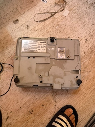 Epson PowerLite 825 LCD Projector H297A – No Bulb – For Parts/Repair - Afbeelding 5 van 6