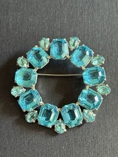 Vintage Aqua Blue Rhinestones Wreath Brooch Emerald Cut