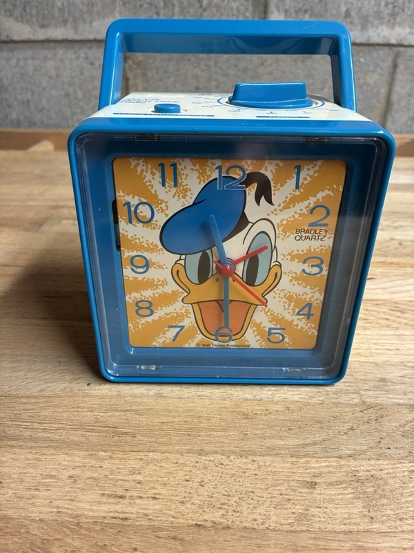 Vintage Disney Donald Duck Bradley Quartz Alarm Clock/Radio..1984!