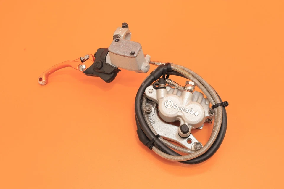 2006 00-11 KTM 300 XC 原始设备制造商前制动卡钳支架主缸软管杆 — 第 3/4 张图片