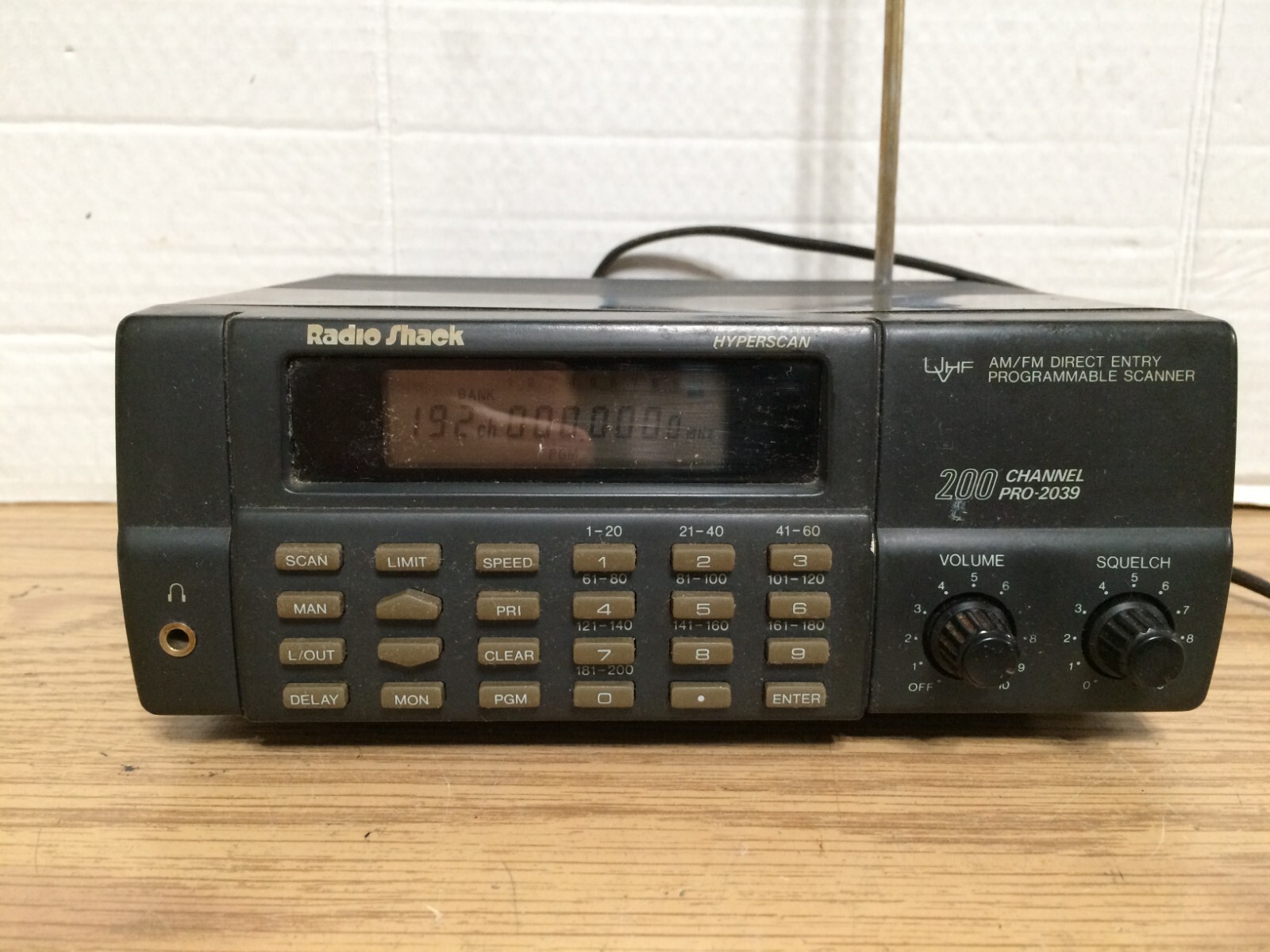 Radio Shack Pro 2039 Desktop Programmable Scanner Radio 200 channels 20462 eBay