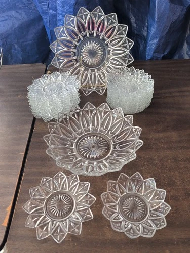 Vintage Federal Glass Round Petal Serving Plate & Bowl w Small Plates & Bowls