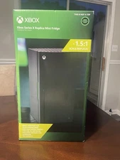 Ukonic Xbox Series X Replica Mini Fridge