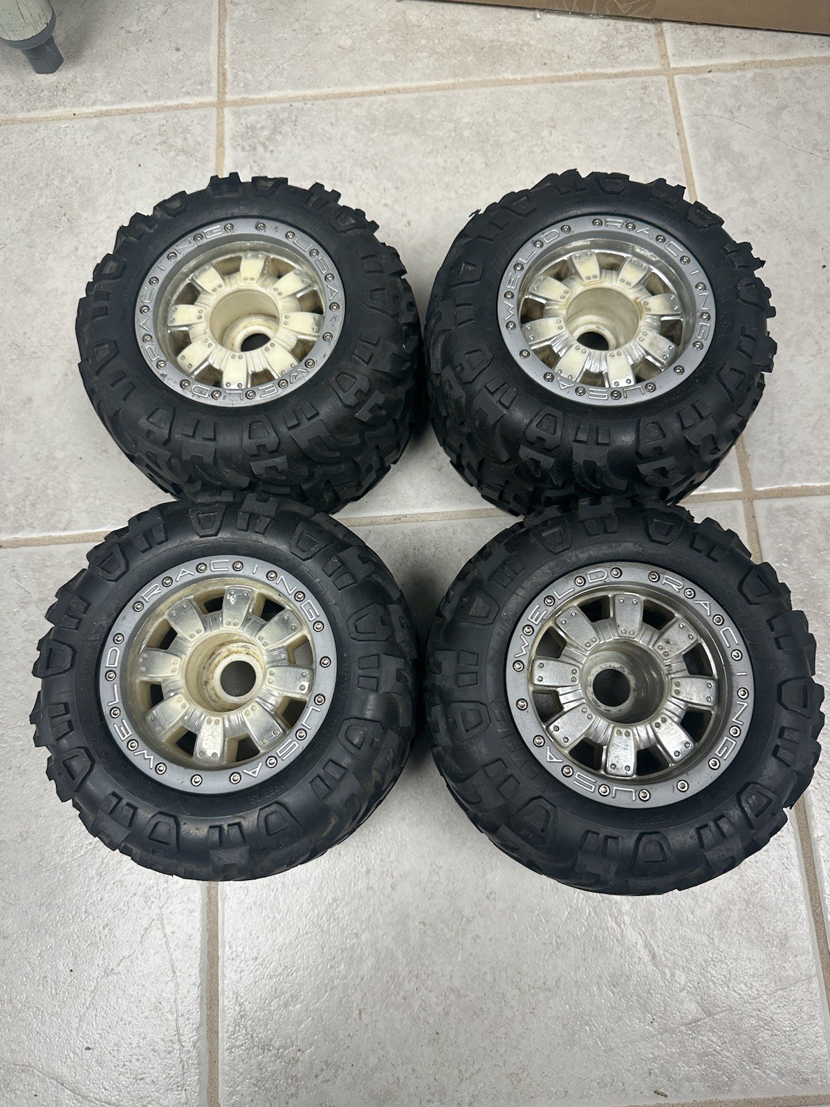 Proline 40 Series  1119 MOAB XL Tires Weld RacingWheels Bead