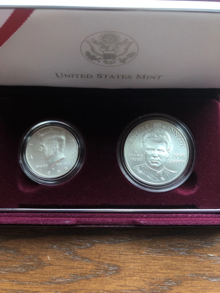 1998 Kennedy Collector's set: RFK silver dollar and Matte Finish JFK half dollar - Image 2 of 4
