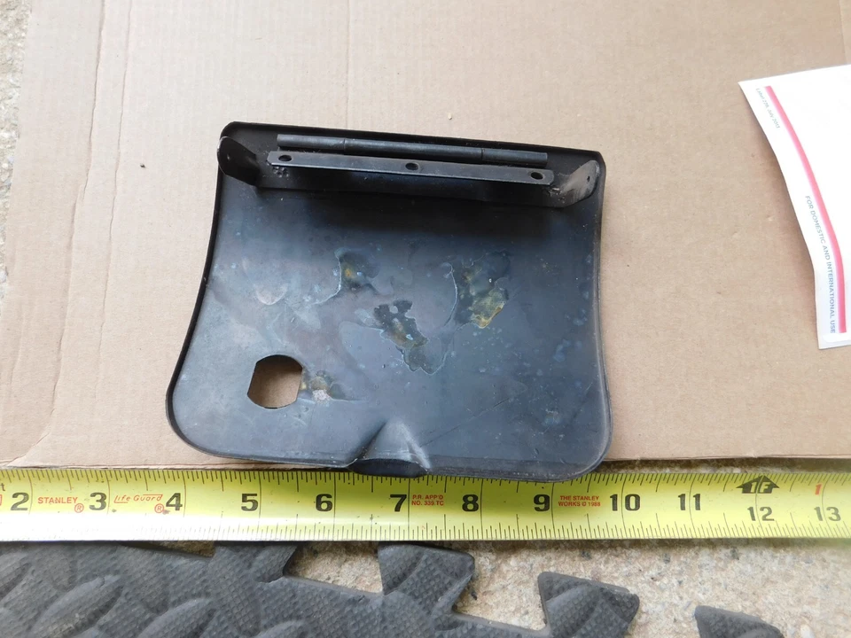 PUERTA LLENADO TANQUE GAS PARA COCHES 1946-48 BUICK SERIE 50 SERIE 70 (NECESITA CERRADURA) Foto 2 de 2