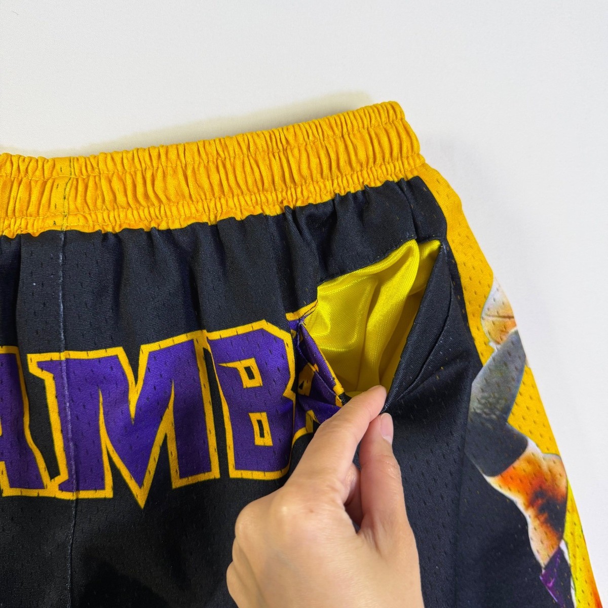 Kobe Bryant Mamba Basketball Shorts GT Mens Medium Black Yellow