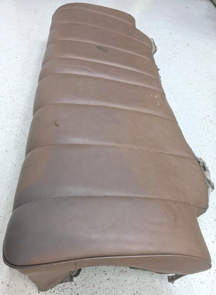 71 72 73 Buick Riviera Etapa 1 GS Asiento Trasero Inferior Cojín Marco Cola Barco 1971 Foto 3 de 4