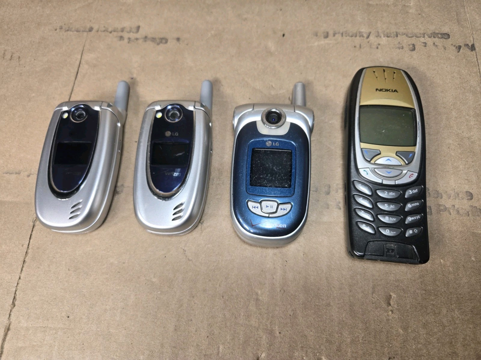 1 Nokia 3 Motorola 1 Cricket Flip Phones, Untested