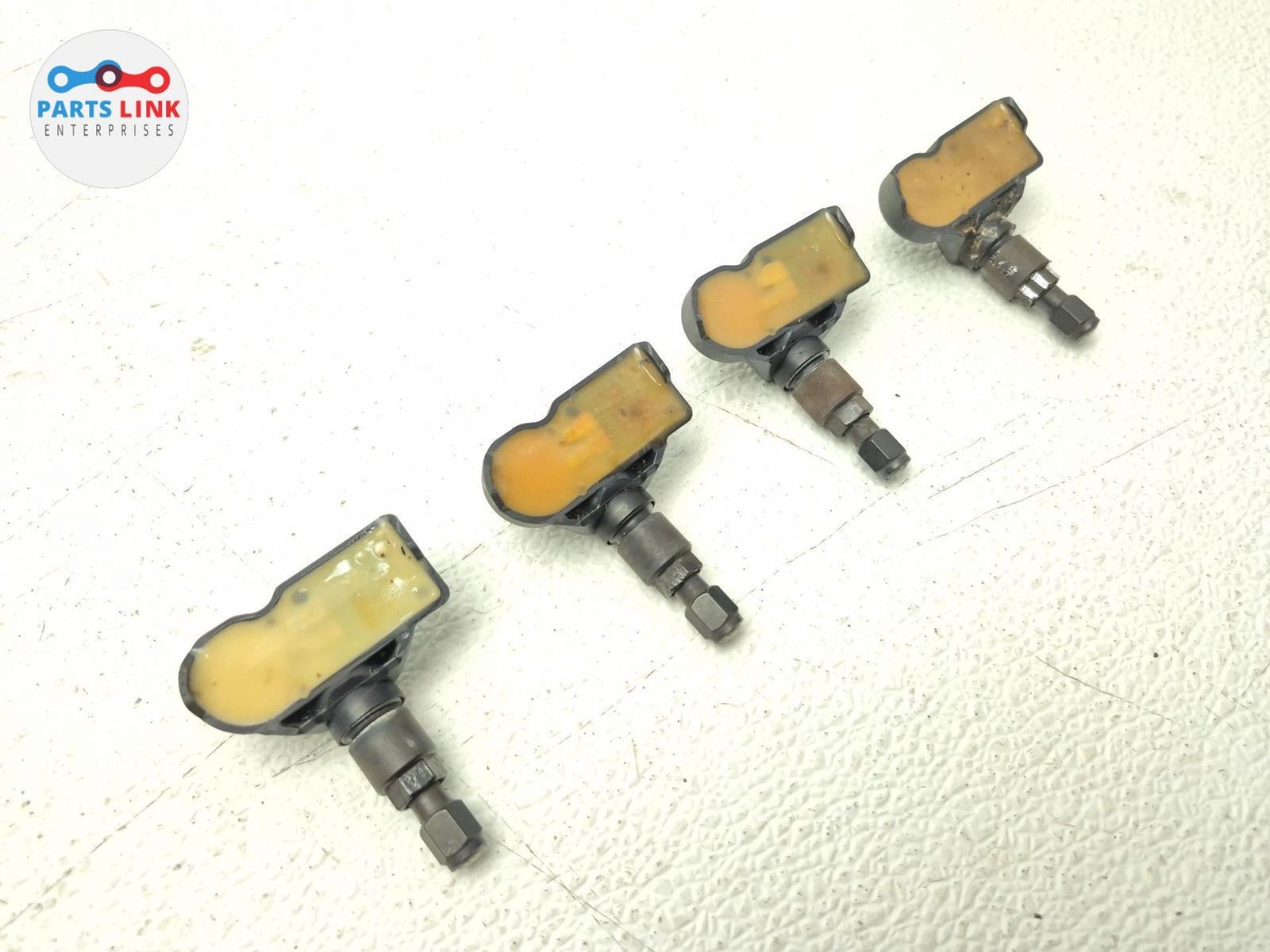 2016-20 BENTLEY BENTAYGA TPMS TIRE PRESSURE MONITORING SENSOR SET OEM 636 URUS