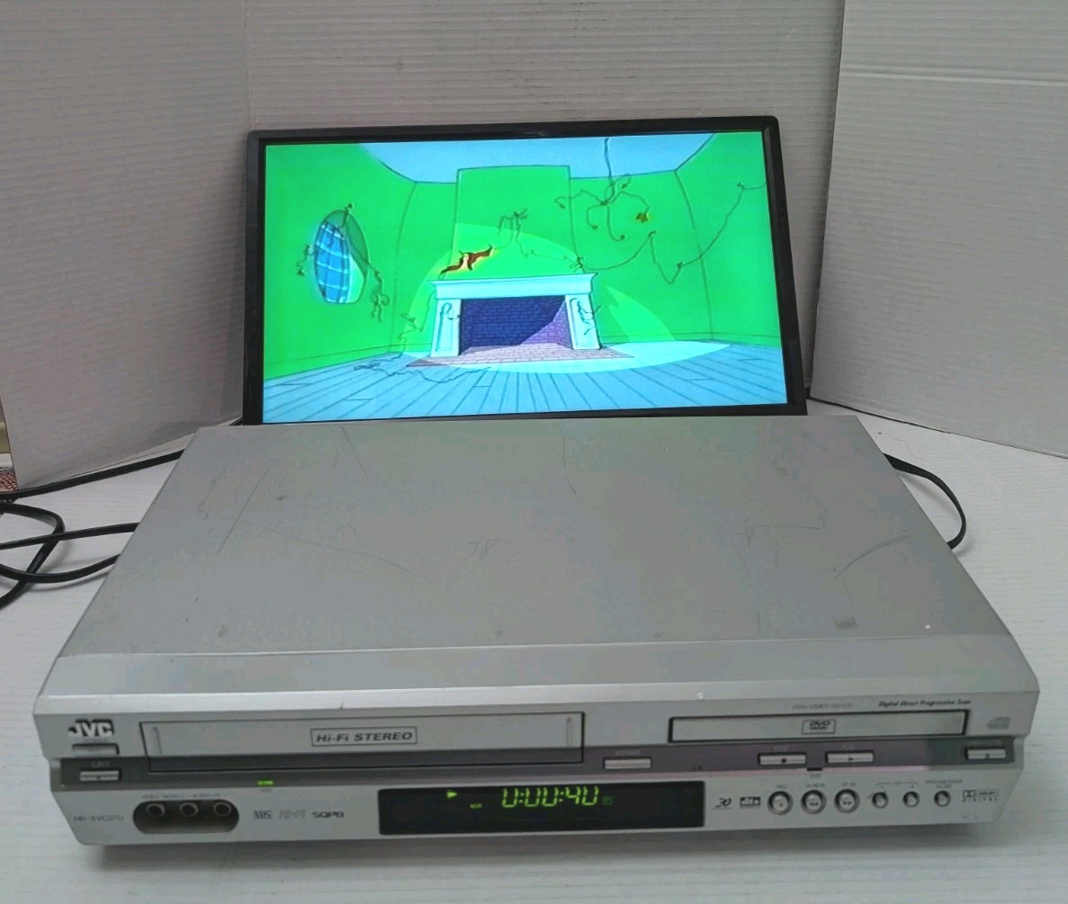 JVC HR-XVC27U Progressive Scan DVD/CD VCR Combo Player WORKS GREAT