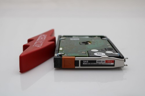 EMC 5050211 600GB 10K SAS 2.5 6G VNX51/52/53 - Picture 2 of 6