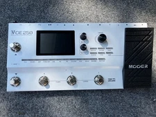 MOOER GE250 Amp Modelling and Multi Effects Guitar Pedal