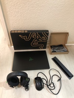 Razer Blade 17 2022 i9-12900H 4K UHD 144Hz 256GB SSD 8GB Ram RTX 3070Ti READ