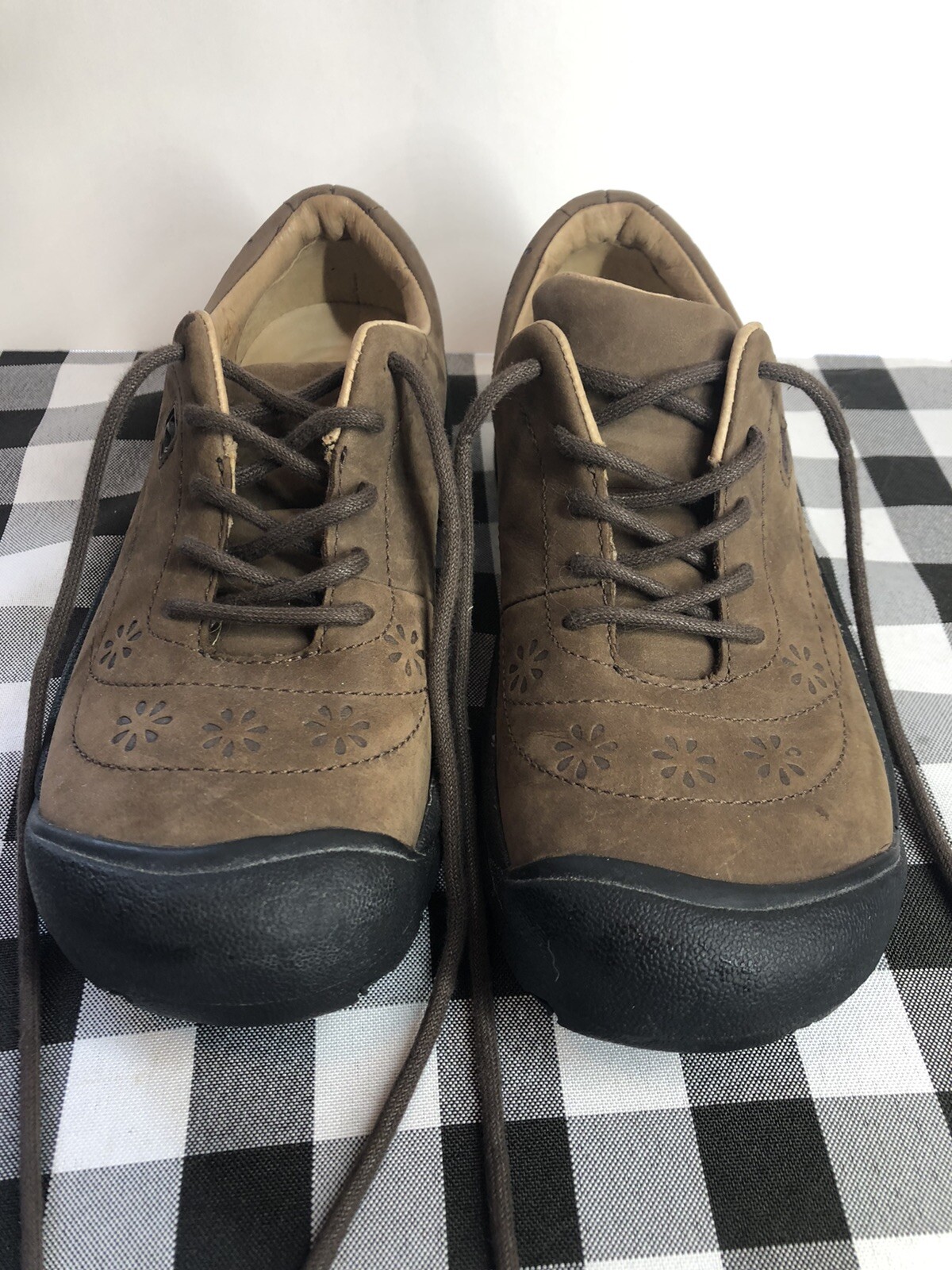 Scarpe da passeggio KEEN da donna taglia US 7 in pelle marrone stringate per escursionismo