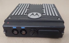 Motorola XTL 5000 M20URS9PW1AN UHF 764-870MHz Remote Mount Two-Way Mobile Radio