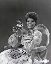 Dionne Warwick Singer Autographed Signed 8x10 Photo ACOA