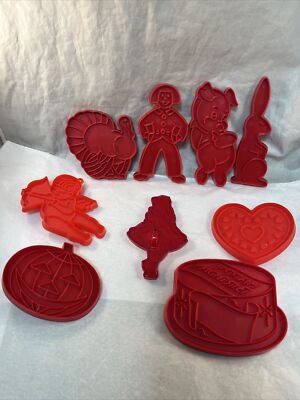 9 Vintage Tupperware Hallmark Cookie Cutters Bunny Cake Pig Pumpkin Santa Scout