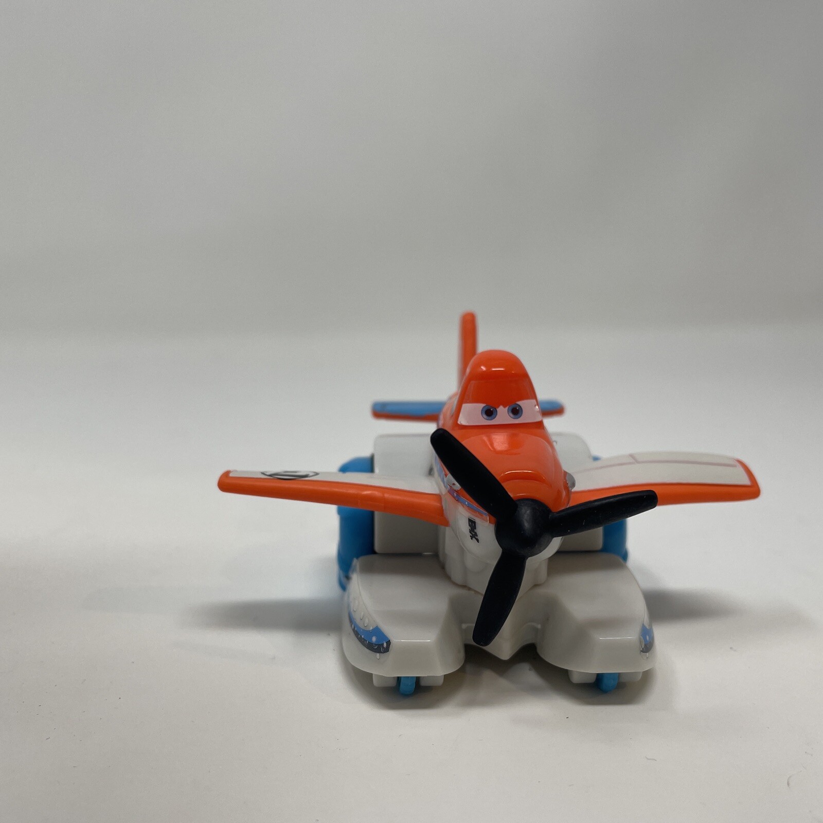HU Disney Pixar Planes Pull & Fly Buddies Dusty D7 Crophopper Vehicle - Picture 2 of 5