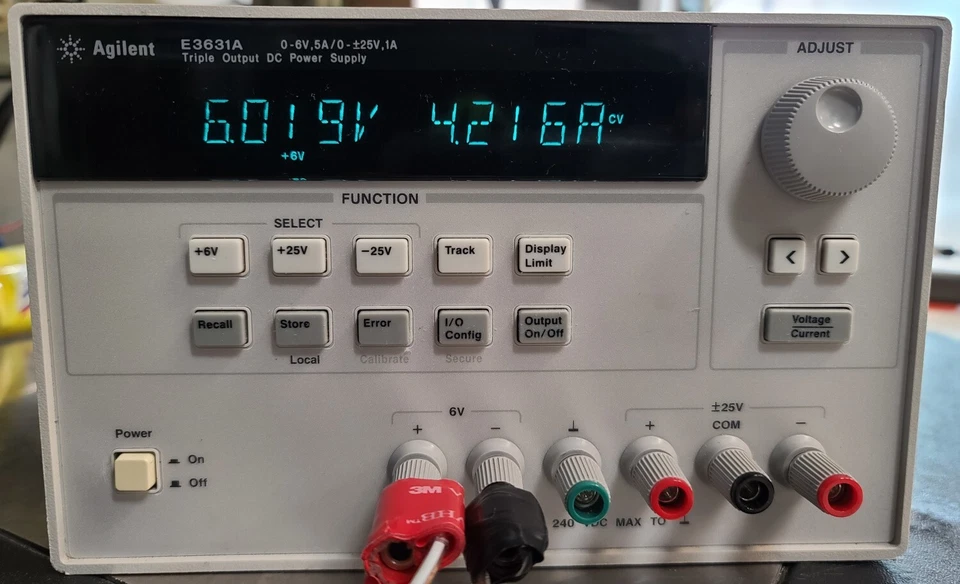 HP E3631A 0-6V/5A, 0-25V/1A, & -0-25V/1A Triple Output DC Power Supply - Image 4 of 4