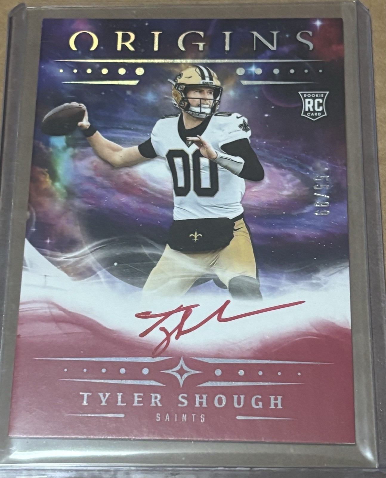 2025 Panini Origins - Rookie Autographs Tyler Shough #RA-TSH Red /99 (AU, RC)