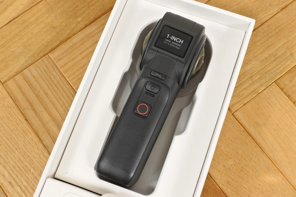 Insta360 ONE RS 1-Inch 360 Edition Cámara de Acción + Selfie Stick y Trípode - Imagen 4 de 4