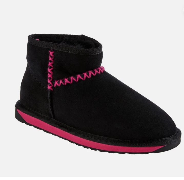 Mini bota feminina EMU Australia 9 Barbie™ Stinger Micro em preto/rosa Barbie - Imagem 4 de 4