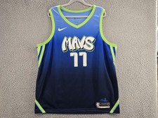 Dallas Mavericks Jersey Mens 2XL Doncic 77 NBA Basketball Nike Swingman Dri-Fit