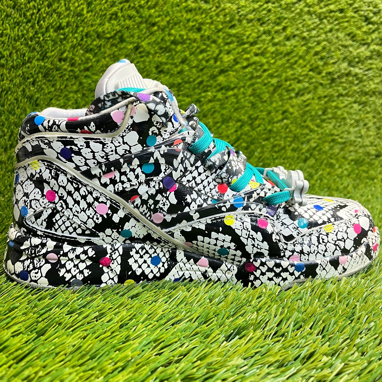 Reebok Pump Omni Lite Holiday Womens Size 8.5 Black Blue Athletic Shoes Sneakers thumbnail 4