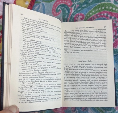 THE QUEEN'S NECKLACE 1957 COLLINS LEATHER BOUND FLEXIBLE HCOVER W/FRONTISPIECE - Picture 10 of 21
