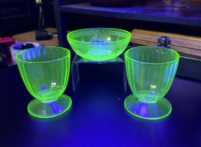 Uranium Glass Berry Bowl and 2 custard cups 