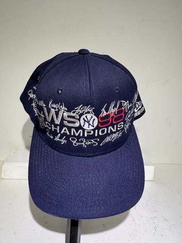 New Era - 9Fifty New York Yankees - Cappellino nero con toppa a forma di mela New Era - 9Fifty New York Yankees - Cappellino nero con toppa a forma di mela