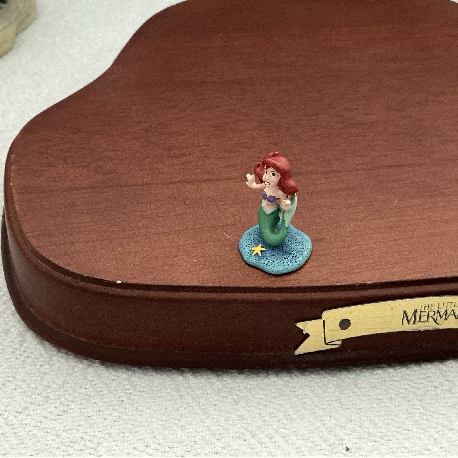 WDCC Enchanted Places The Little Mermaid “Ariel's Secret Grotto” w/Ariel &…-Read