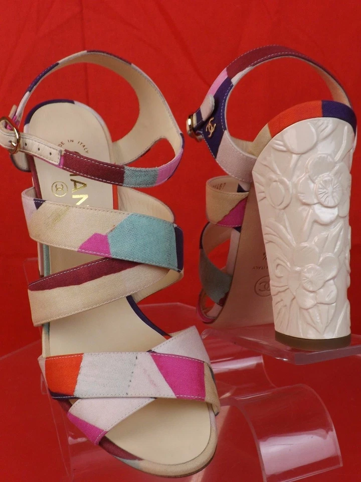 NUEVO EN CAJA SANDALIAS CHANEL G31467 MULTICOLOR LONA METAL LOGOTIPO CC FLORES TACÓN ZAPATOS 38 Foto 2 de 4