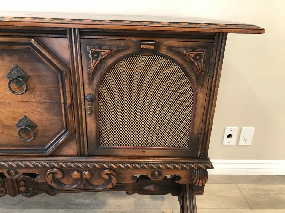 Antiguo Aparador Buffet Berkey & Gay Muebles Caoba 69" W x 21.5" D x 37" H Foto 2 de 4