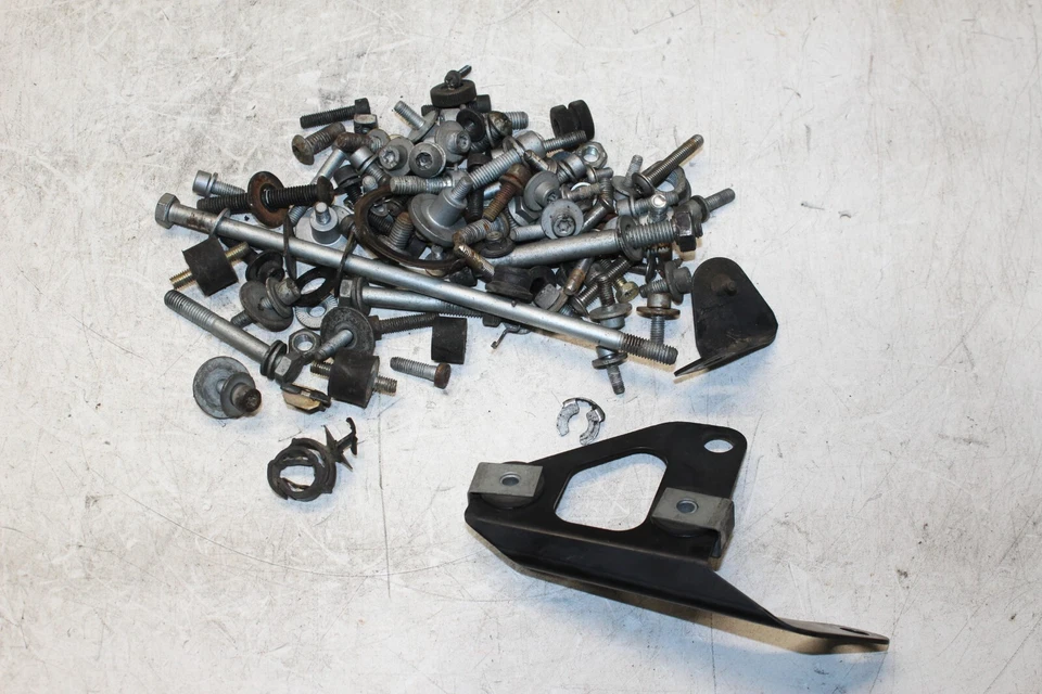 BMW F650GS 2000-2007 VARIOS SOPORTES Y PERNOS Foto 3 de 4