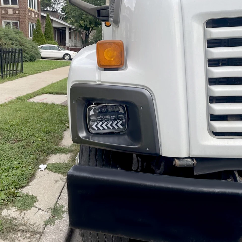 Borde de bisel de faro lateral derecho gris apto para Chevy C6500 C7500 C8500 2003-2009 Foto 4 de 4