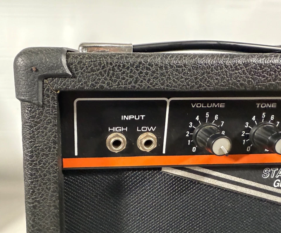 Amplificador de Potencia de Guitarra Portátil de Viaje Kay KA 100 Starter Series De Colección Foto 4 de 4