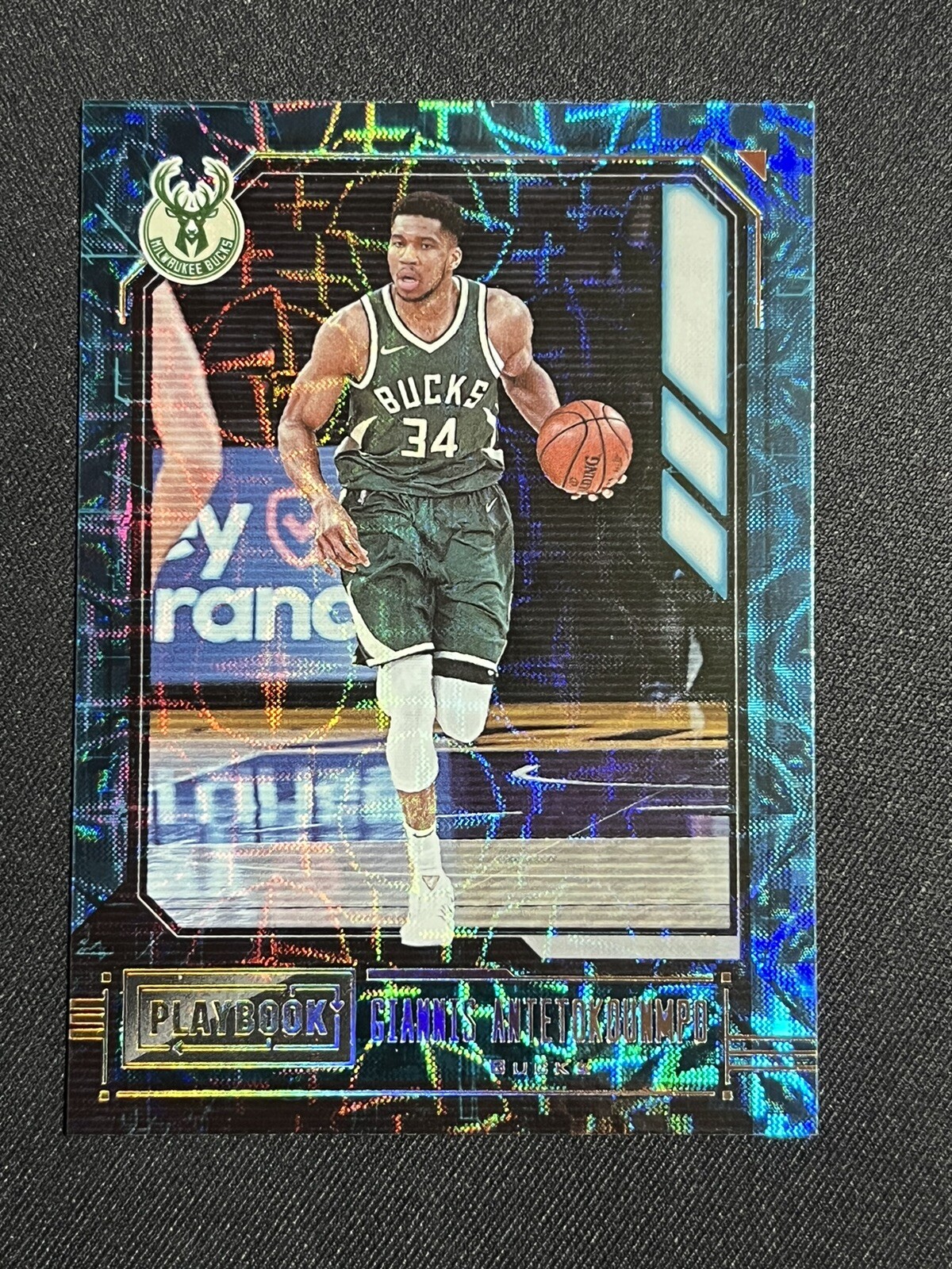  2020-21 Panini Chronicles #185 Giannis Antetokounmpo Playbook Milwaukee Bucks