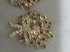   Vintage Tara Gold Tone Multi Color Crystal Christmas Wreath Clip On Earrings — photo 2