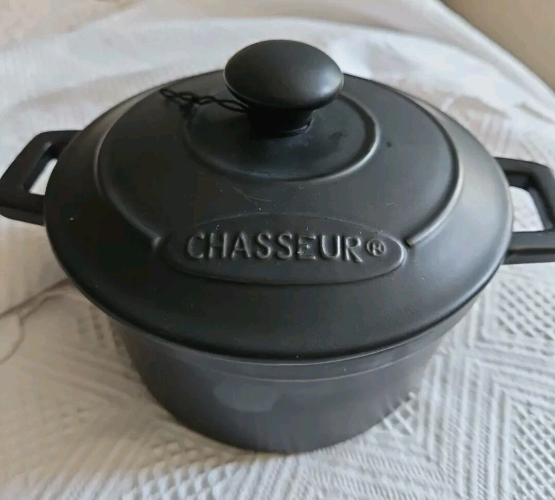French Chasseur Matte Black and Ivory Ceramic Casserole Dish