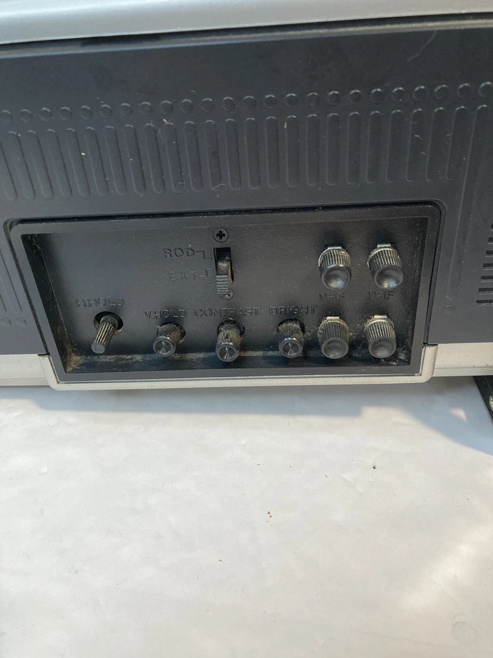 Liberty UHF VHF 1983 portátil negro blanco 5" radio AM FM #5002 Foto 4 de 4