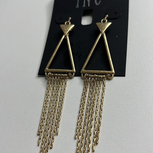 Pendientes colgantes triangulares de oro INC International Concepts con detalles de flecos de cadena - Imagen 2 de 3