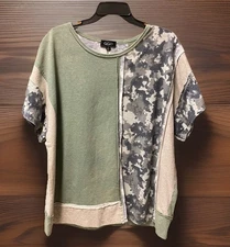 Gigio Cotton Blend Top Sz M Oversized 25” P-P Distressed Camo Boho