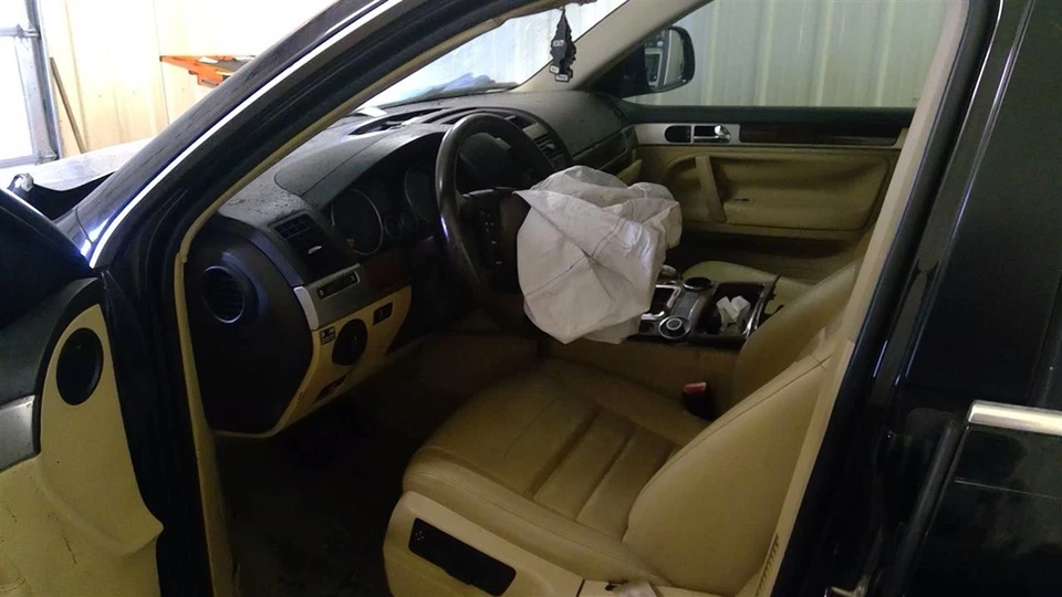 Used Rear Right Door Assembly Rear Side fits: 2010 Volkswagen Touareg w/o sun sc Foto 2 de 4