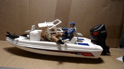 2011 New Ray Wild Hunting Fishing Boat MB 7215 W/ Accessories - Men, Fish, more